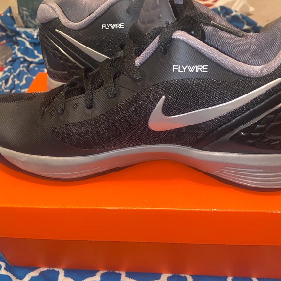 Nike Volley Zoom Hyperspike - Picture 2 of 3